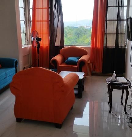 Malia'S New Kgn Apartment Kingston Luaran gambar