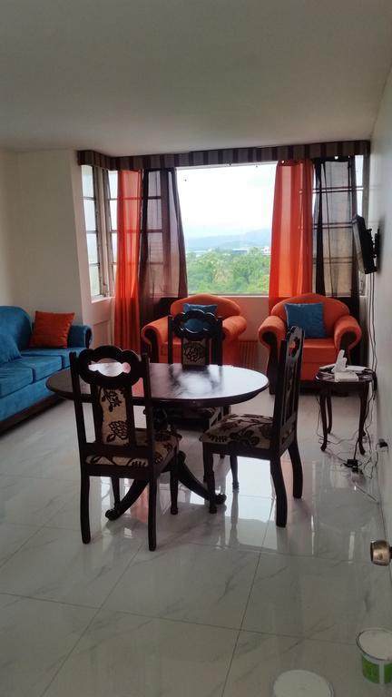 Malia'S New Kgn Apartment Kingston Luaran gambar