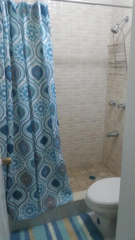Malia'S New Kgn Apartment Kingston Luaran gambar
